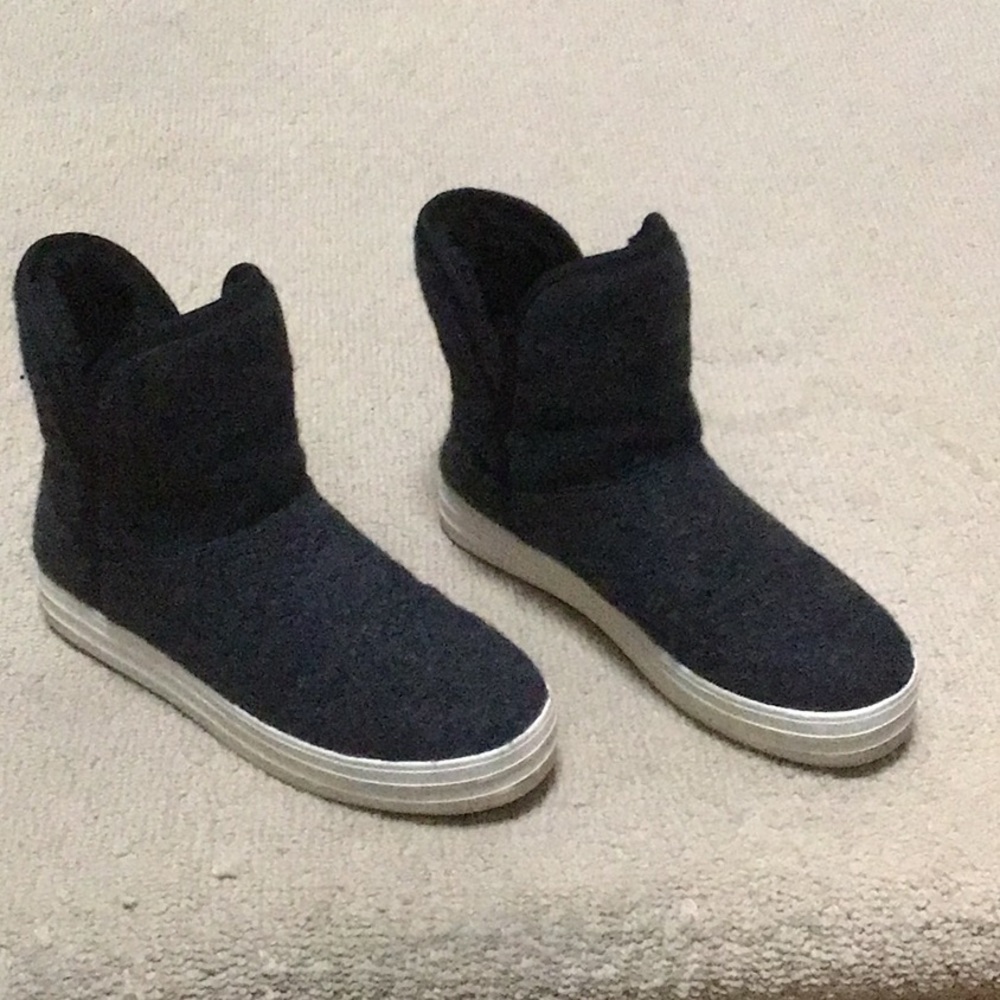 Grey wool bootie